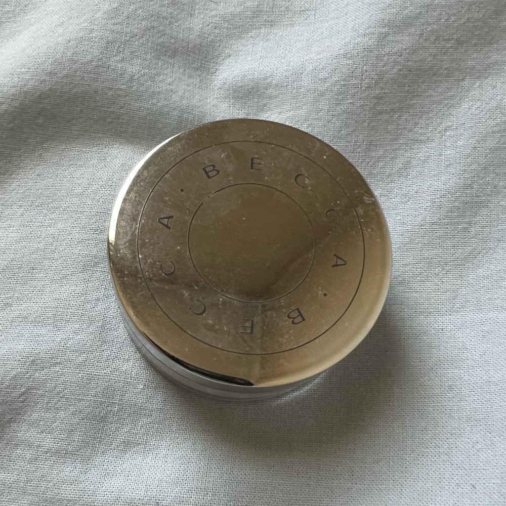 Becca Undereye Brightening Setting Powder